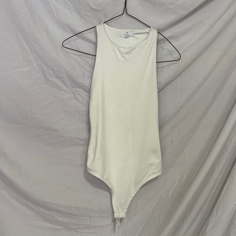 Elegant White Sleeveless Bodysuit